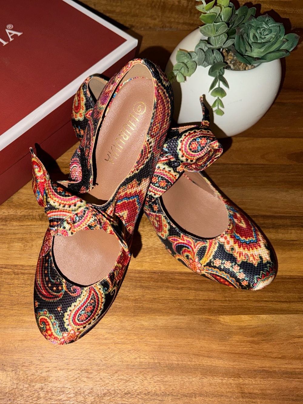 Paisley Bow Mary Jane Heels | Black and Multicolor| Brand new in box | Size 9 - Picture 2 of 7